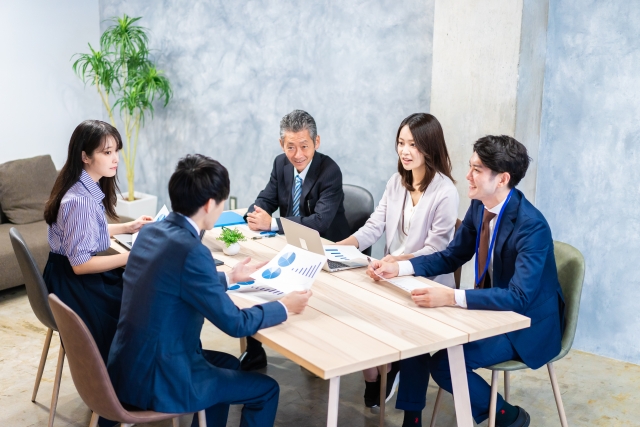 アルバイト採用コンサルティングの費用相場を徹底解説！料金体系、費用対効果、選び方のポイント